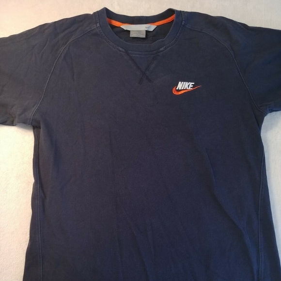 embroidered nike t shirt